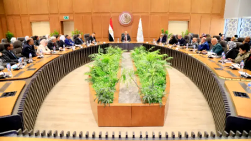 تفعيل الغياب وربطه بأعمال السنة.. وزير التعليم يوجه بتدابير حاسمة لضبط النظام