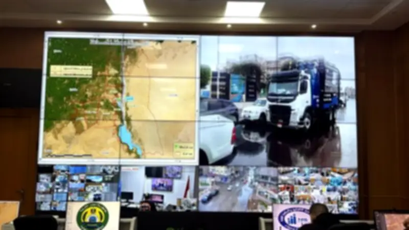 محافظ الإسماعيلية يتفقد تداعيات الطقس السيء عبر الشبكة الوطنية للطوارئ