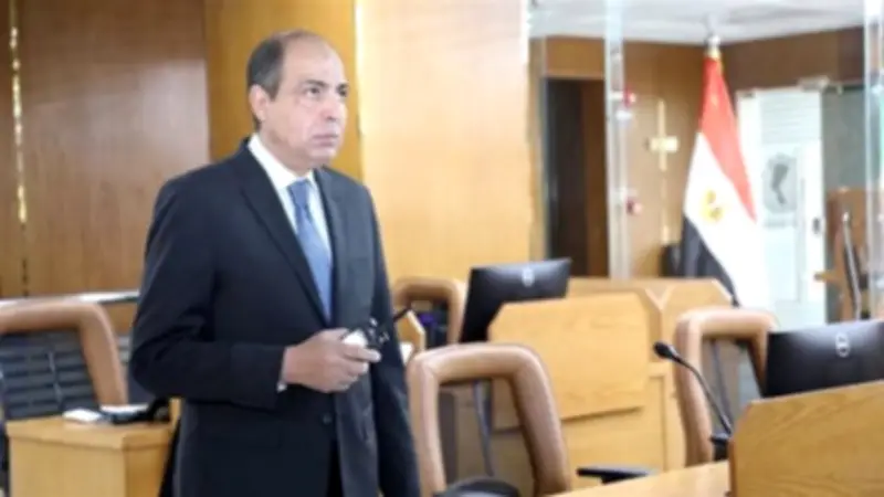 محافظ المنيا يتابع من مركز السيطرة تطورات الطقس السيئ ويوجه برفع الاستعداد القصوى