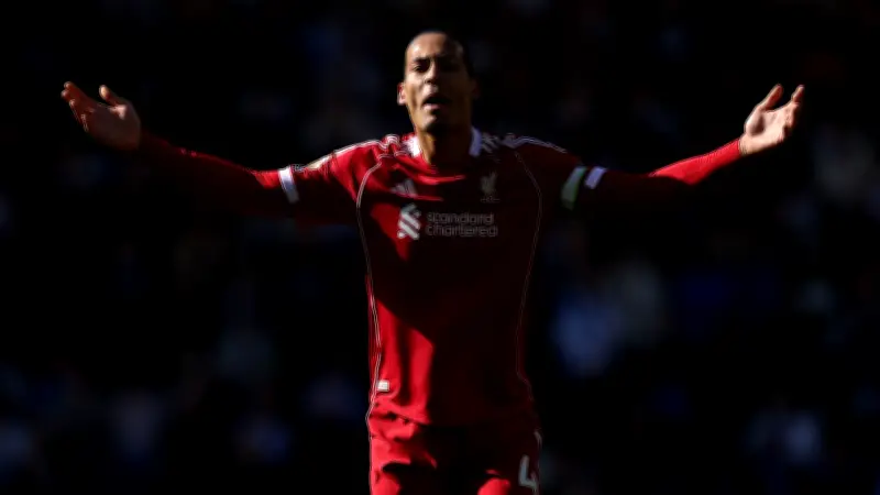 خلف ضجيج صلاح.. هل ينتبه ليفربول للصفقة المنسية في دفاعه؟