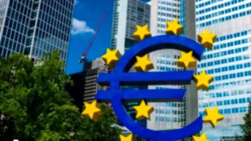 يو بي إس يخفض تصنيف أسهم منطقة اليورو إلى "محايد" وسط مخاطر جيوسياسية وطاقة