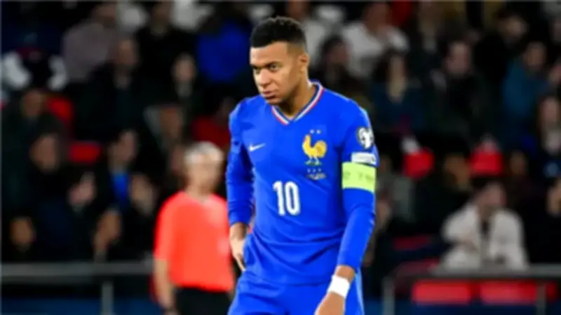 صحيفة فرنسية تكشف موقف مبابي من مباراة فرنسا والبرازيل الودية