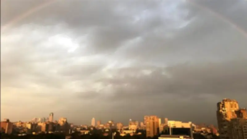 قوس قزح يزين سماء الشرقية بعد أمطار متوسطة ومحافظ يتفقد تصريف المياه