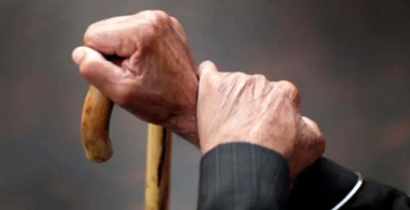 قانون حقوق المسنين يضمن دعمًا شهريًا وتوصيل المعاش للمنازل لضمان حياة كريمة