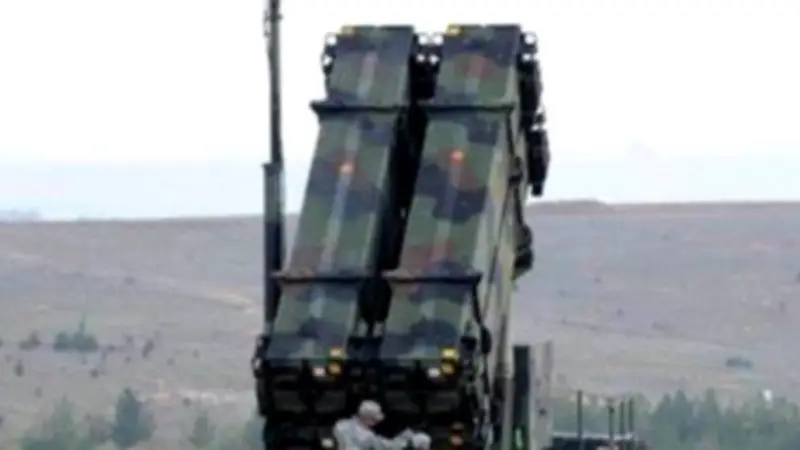 وزارة الدفاع الإماراتية: الدفاعات الجوية تتصدى لاعتداءات صاروخية وطائرات مسيرة قادمة من إيران