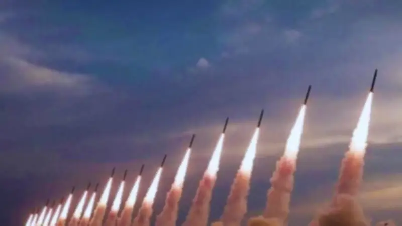 إيران تطلق دفعة صاروخية جديدة باتجاه الأراضي المحتلة وسط تحذيرات إسرائيلية