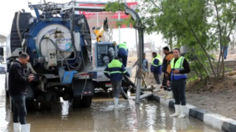 محافظ القاهرة: انتشار ١٣٧ معدة لرفع تراكمات مياه الأمطار وتأمين حركة المرور