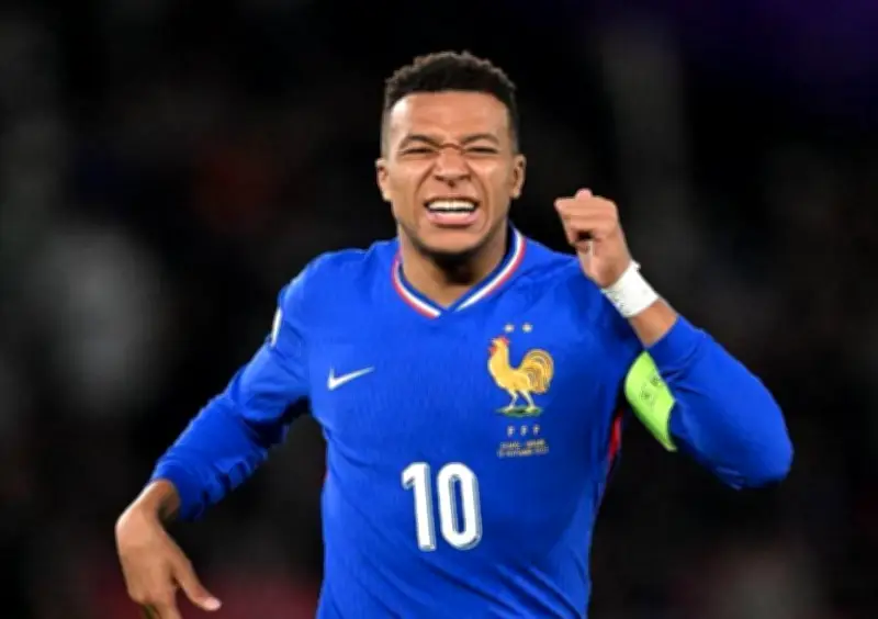 كيلان مبابي يكسر حاجز الصمت: ركبتي بخير والتقارير مضللة