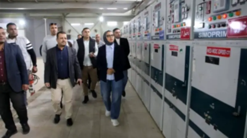 محافظ الوادي الجديد تتابع انتظام الكهرباء خلال موجة الطقس السيئ