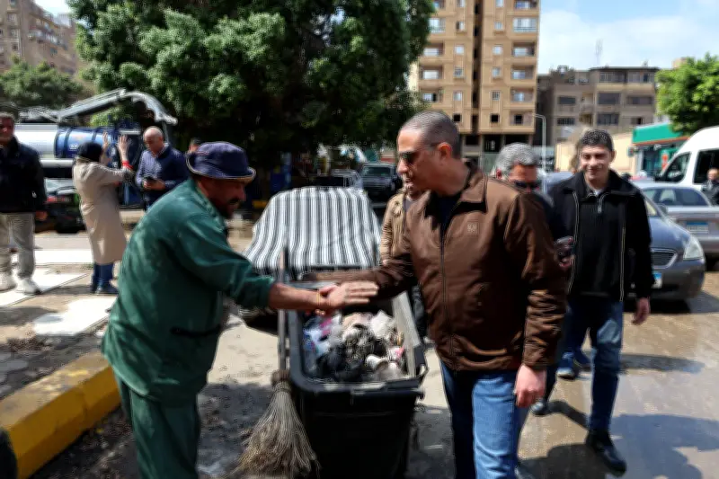 محافظ الجيزة يتفقد جهود شفط مياه الأمطار بمحور صفط اللبن وشوارع الدقي والعجوزة