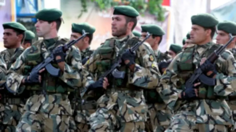 الجيش الإيراني يعلن ضرب خزانات وقود تابعة لإسرائيل في ميناء حيفا