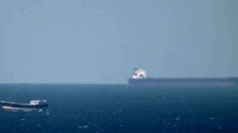 خبير اقتصادي يحذر من صدمات الإثنين في أسواق الطاقة العالمية مع تداولات الكلمة