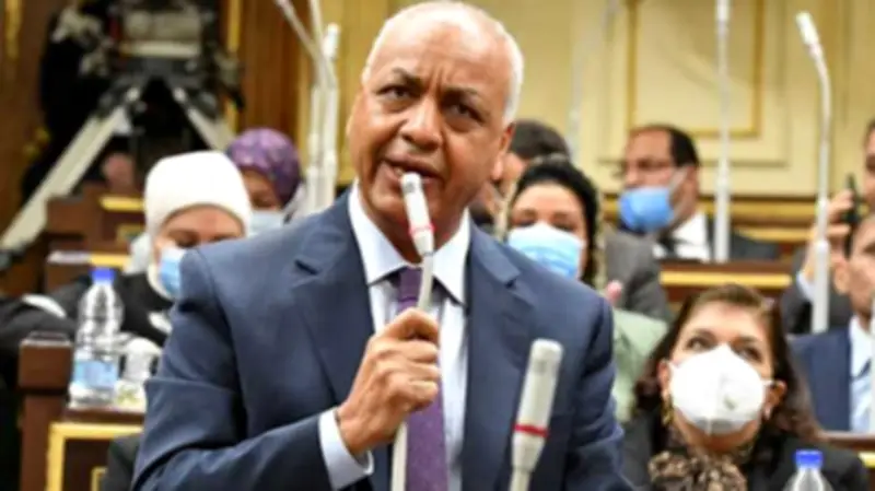 النائب مصطفى بكري ينعى والدة وزير الزراعة بعد مسيرة إنسانية كريمة