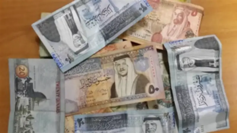 استقرار سعر الدينار الأردني أمام الجنيه المصري في البنوك المصرية اليوم الخميس