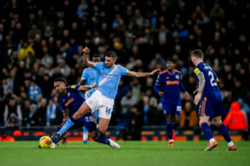 مانشستر سيتي يطمح لتعزيز صفوفه بضم نجم الفريق قبل مواجهة ريال مدريد