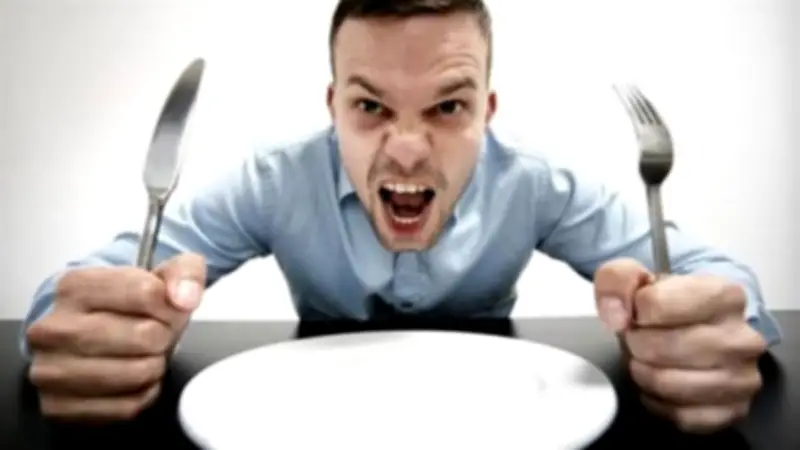 معهد التغذية يوضح الفرق بين الجوع الحقيقي والعاطفي وطرق التعامل معه