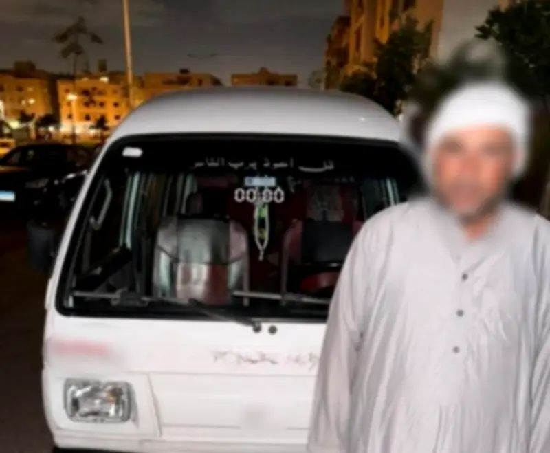القبض على سائق فان اصطدم بدراجة نارية وأصاب قائدها في القاهرة