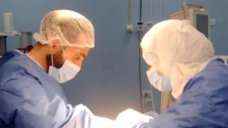 نجاح جراحة دقيقة بمستشفى دكرنس العام لإنقاذ مريض من كسور معقدة بالوجه