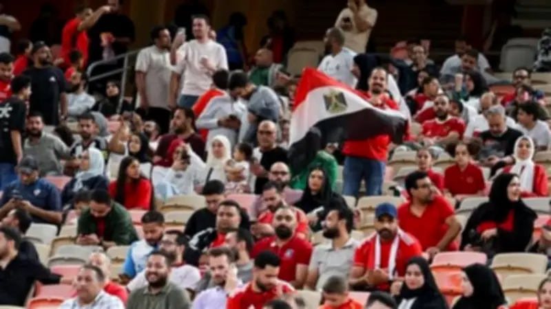 جماهير مصرية تغطي مدرجات ملعب الإنماء في جدة لدعم الفراعنة قبل مواجهة السعودية