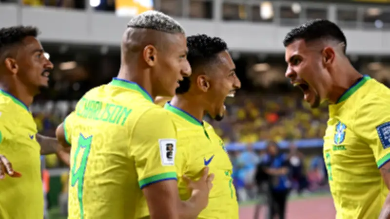 اتحاد البرازيل يستبعد رافينيا رسميًا بسبب الإصابة العضلية في الفخذ