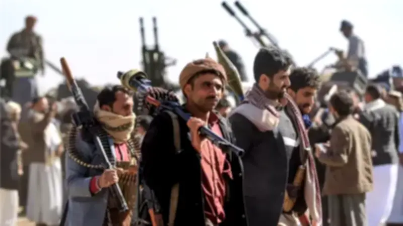 الحوثيون يهددون بالتدخل العسكري إلى جانب إيران في مواجهة التصعيد الأمريكي الإسرائيلي