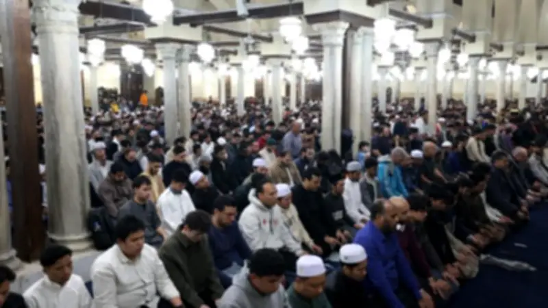 دار الإفتاء توضح كيفية تحريك السبابة في التشهد واختلاف الفقهاء حول الهيئة المفضلة