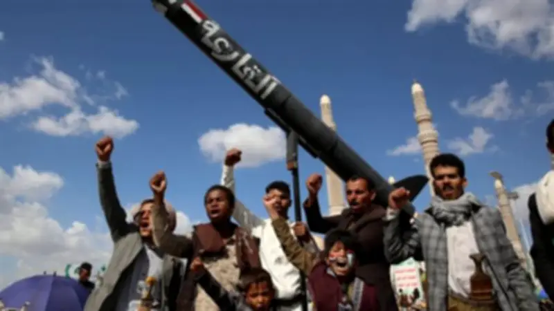 وسائل إعلام إسرائيلية: صفارات إنذار تدوي في إيلات والعربة والنقب بعد رصد صاروخ يمني