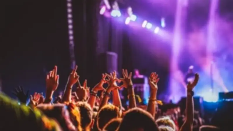 أضواء خافتة ومسارح صامتة: تراجع حفلات الموسيقى المستقلة في مصر يثير تساؤلات حول المستقبل