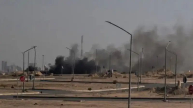 تصعيد عسكري إيراني يستهدف الخليج: حرائق في أبوظبي وأضرار برادار مطار الكويت