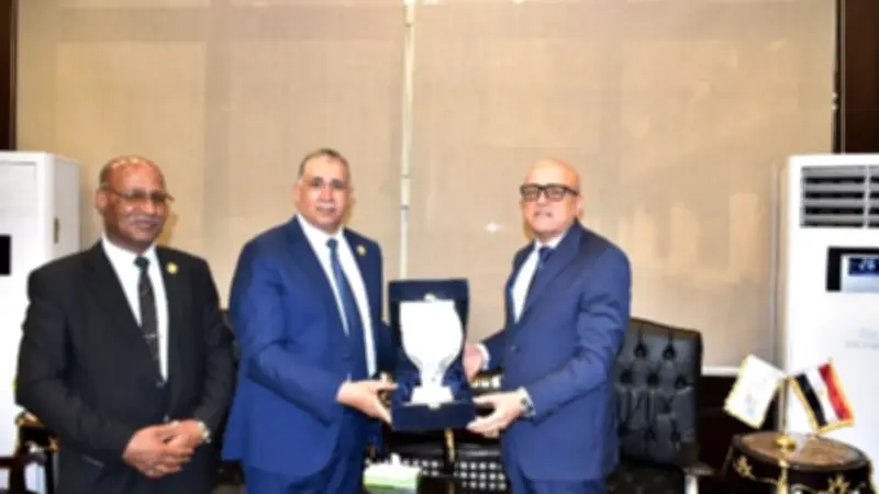 محافظ الأقصر يستقبل نقيب محامين مصر ويؤكد دعمه للنقابات المهنية في لقاء تعاوني