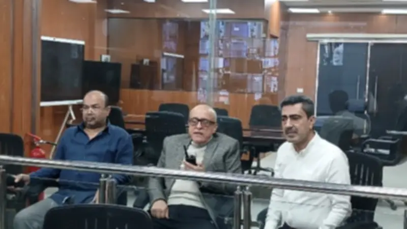 محافظ الأقصر يشرف على إزالة المخالفات غير القانونية عبر الشبكة الوطنية للطوارئ