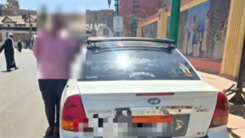 ضبط سائق تاكسي في أسيوط لامتناعه عن توصيل راكبة وإنزالها قبل وجهتها