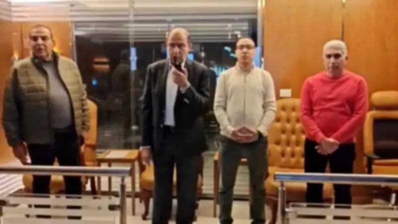 محافظ المنيا يتابع تنفيذ قرار غلق المحال التجارية ويوجه بترشيد استهلاك الكهرباء