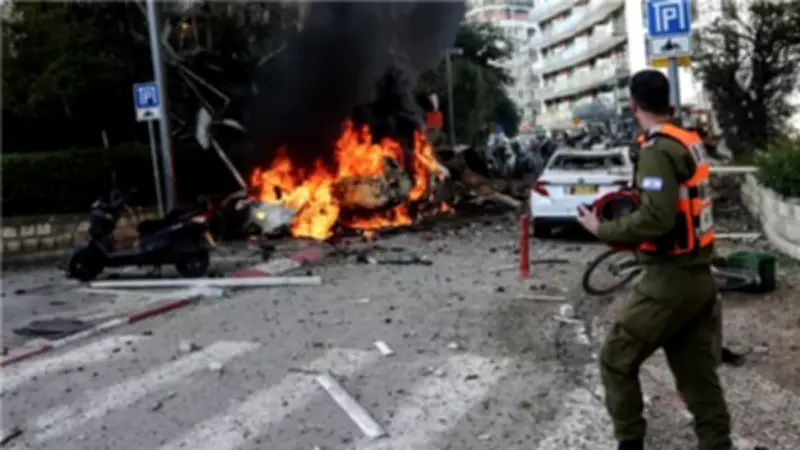 سقوط صاروخ إيراني باليستي في منطقة مفتوحة جنوب إسرائيل واستمرار العمليات العسكرية