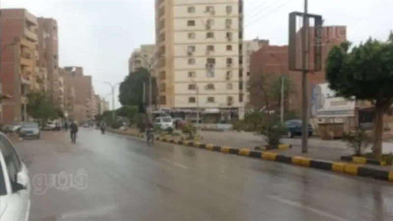 أمطار غزيرة تغمر شوارع بني سويف وتؤثر على حركة المرور بشكل كبير