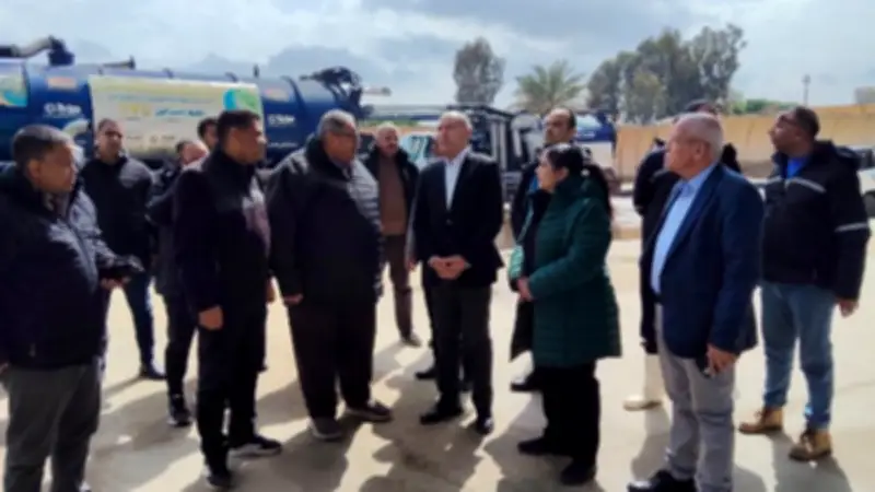 محافظ القاهرة يتفقد شوارع العاصمة لمواجهة تراكمات مياه الأمطار بعد إغلاق المدارس