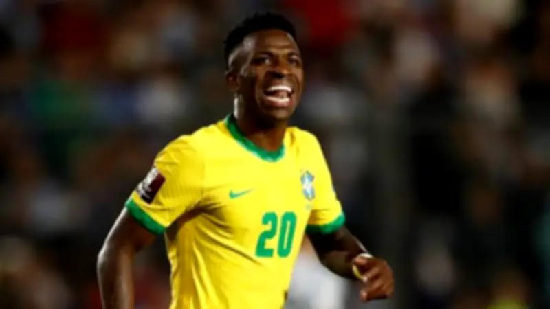 إصابة فينيسيوس جونيور تثير قلق أنشيلوتي قبل ودية كرواتيا وتضع البرازيل في مأزق