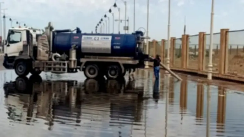 الجيزة تتصدى للأمطار: فرق الطوارئ تعمل على مدار الساعة لشفط المياه