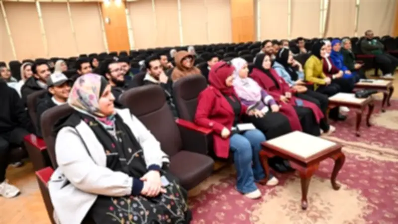 جامعة الفيوم تجري قرعة علنية لتحديد مواعيد عروض مهرجان المسرح السادس عشر للعروض القصيرة