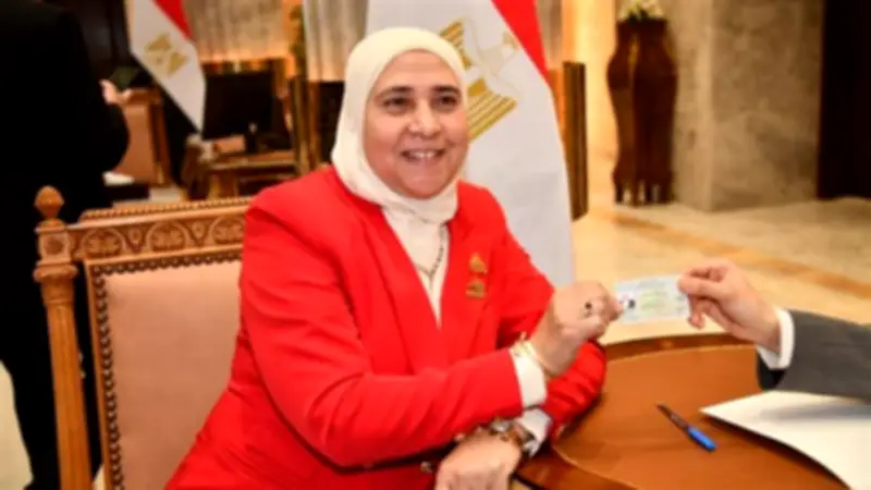 أزمة صحية مفاجئة للنائبة سهير القاضي خلال جلسة البرلمان ونقلها للمستشفى