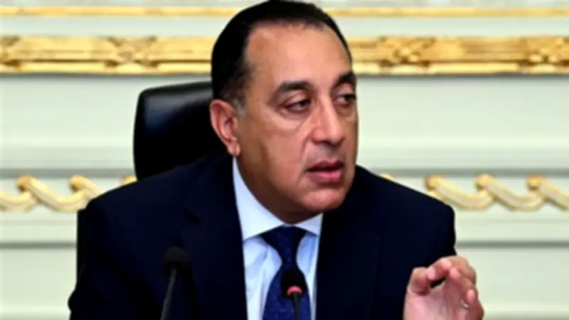 قراران جديدان لرئيس الوزراء: تعديل جدول مدينة اللقاحات وتنظيم مواعيد غلق المحال التجارية