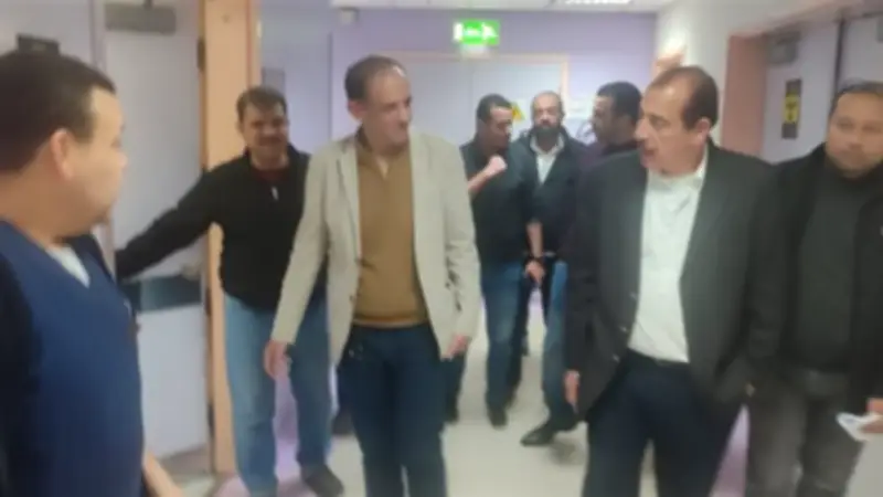 نائب وزير الصحة يحيل إدارة مستشفى زايد المركزي للتحقيق ويقرر مكافأة للمستشفى التخصصي