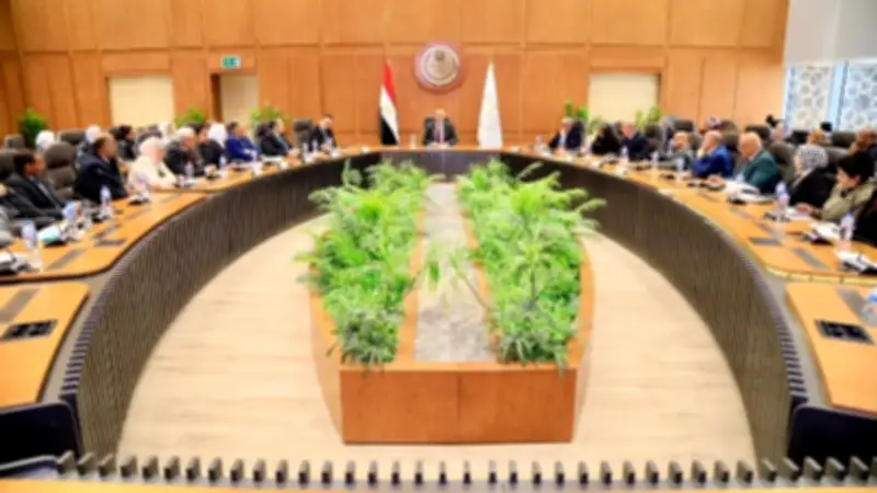 وزير التعليم يفرض تدريس مواد الهوية الوطنية في المدارس الدولية لتعزيز الانتماء