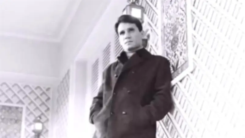 أسرة عبد الحليم حافظ تُحيي ذكراه غدًا في المقابر وتعتذر عن استقبال الزوار بمنزله