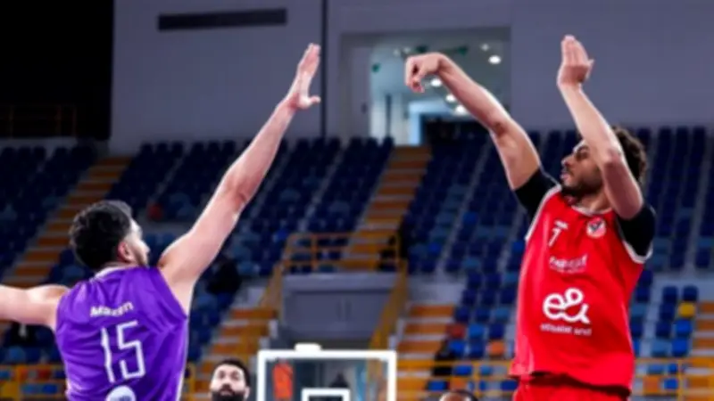 الأهلي يهزم الاتصالات في كرة السلة ويقترب من نهائي دوري السوبر