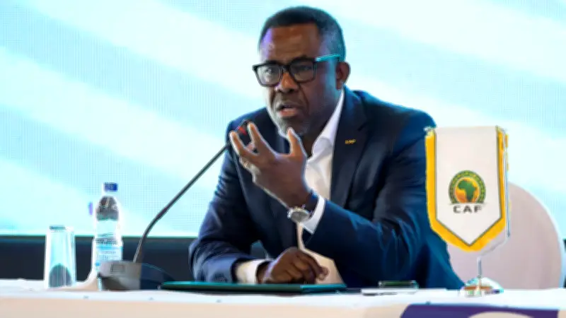 استقالة الأمين العام لكاف وسط فترة مضطربة للكرة الإفريقية