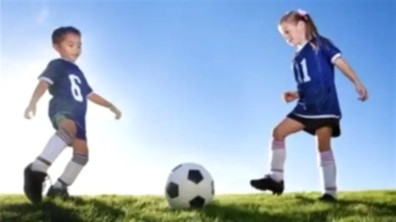 نقص العناصر الغذائية يهدد أداء الطفل الرياضي ويؤثر على صحته ونموه