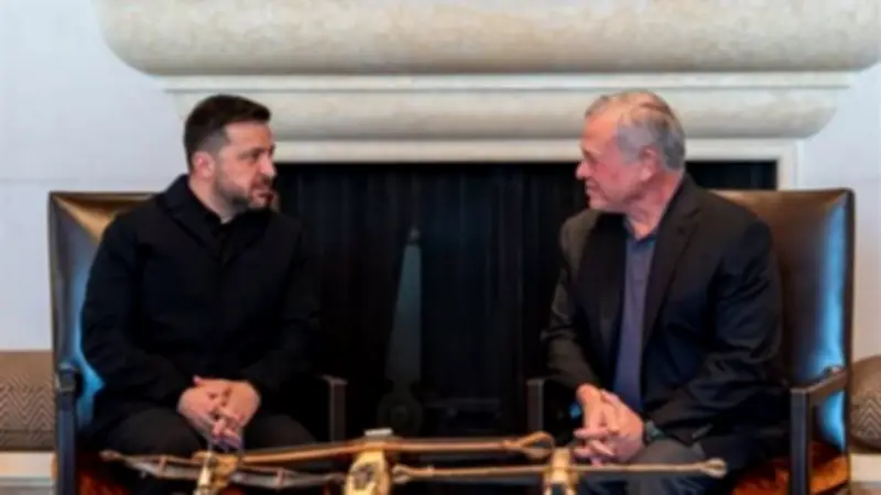 استقبال ملك الأردن للرئيس الأوكراني زيلينسكي لمناقشة التطورات الإقليمية والأمنية