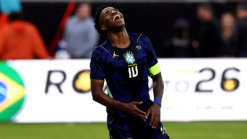 فينيسيوس جونيور يعود للتدريبات مع البرازيل رغم المخاطر قبل ودية كرواتيا