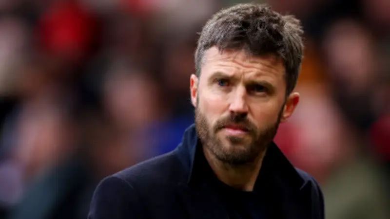 معضلة العقود الخمسة: مانشستر يونايتد على صفيح ساخن في سوق الانتقالات الصيفية